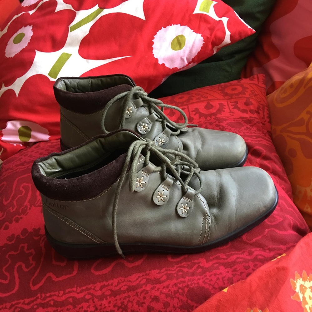 HOTTER ANKLE BOOT/BARELY WORN/COMFORT FIT!