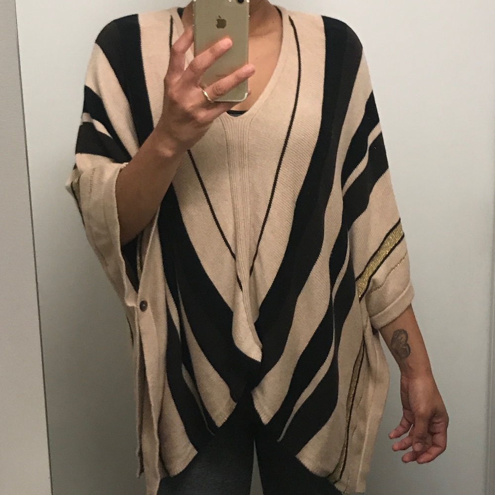 Vince Camuto M/L poncho/sweater