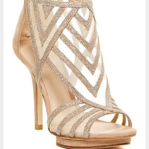 Pelle Moda Reade-TX Plat Gold Metallic Sandal