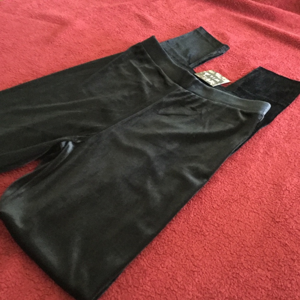 NEW with tag LUXE VELVET leggings - Picture 2 of 3