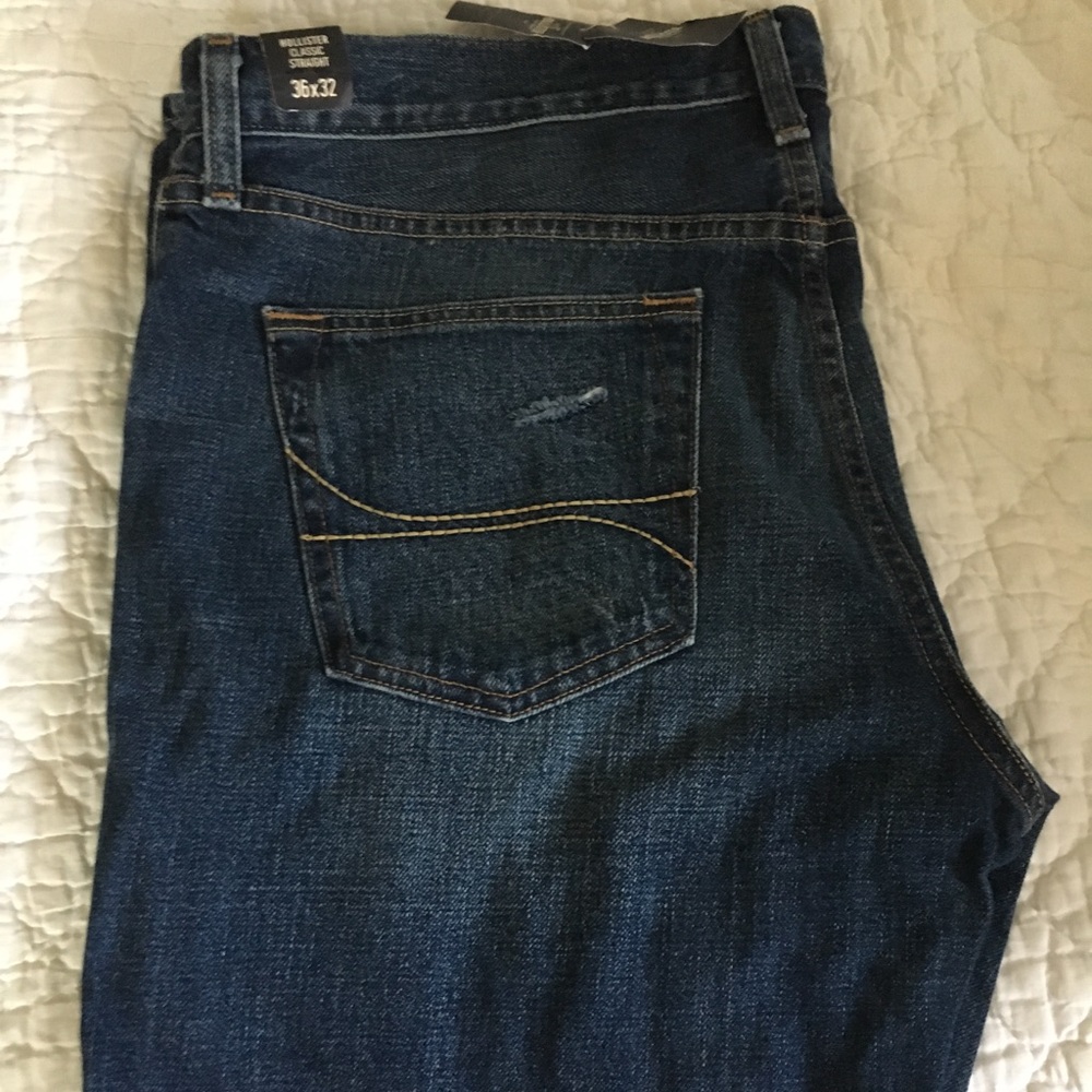 Brand New Men's Hollister classic straight jeans!
