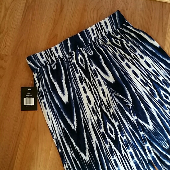 Cute  flowy blue and white pants! - Picture 3 of 5