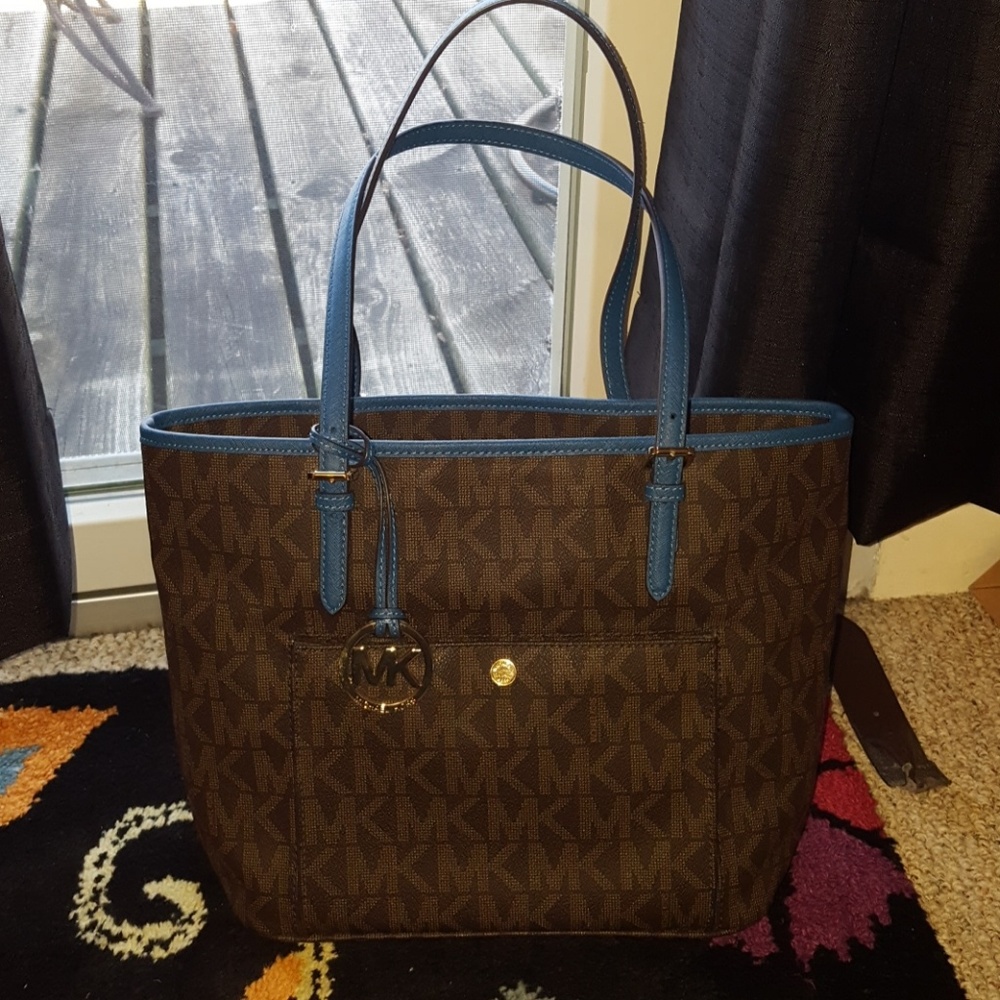 Auth michael kors jet set large snap pocket tote
