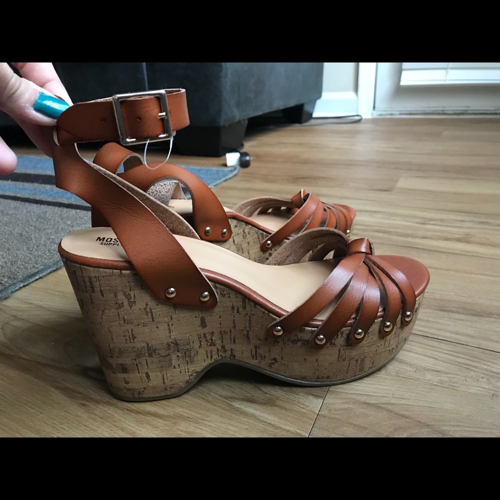 Never Worn Mossimo Supply Wedge Sandal! Sz 9
