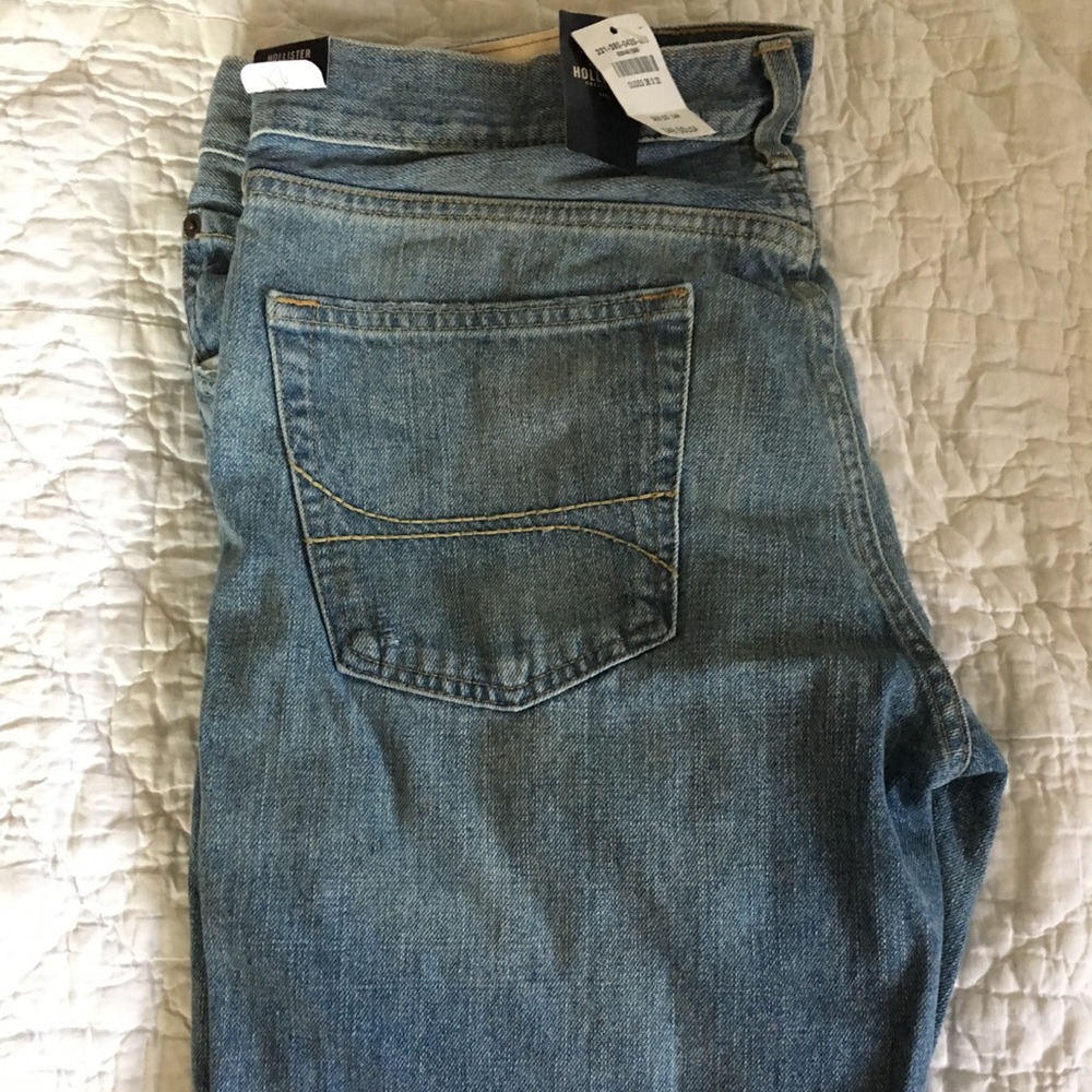 Brand New Men's Hollister classic straight jeans
