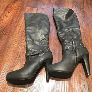 Guess grey boots