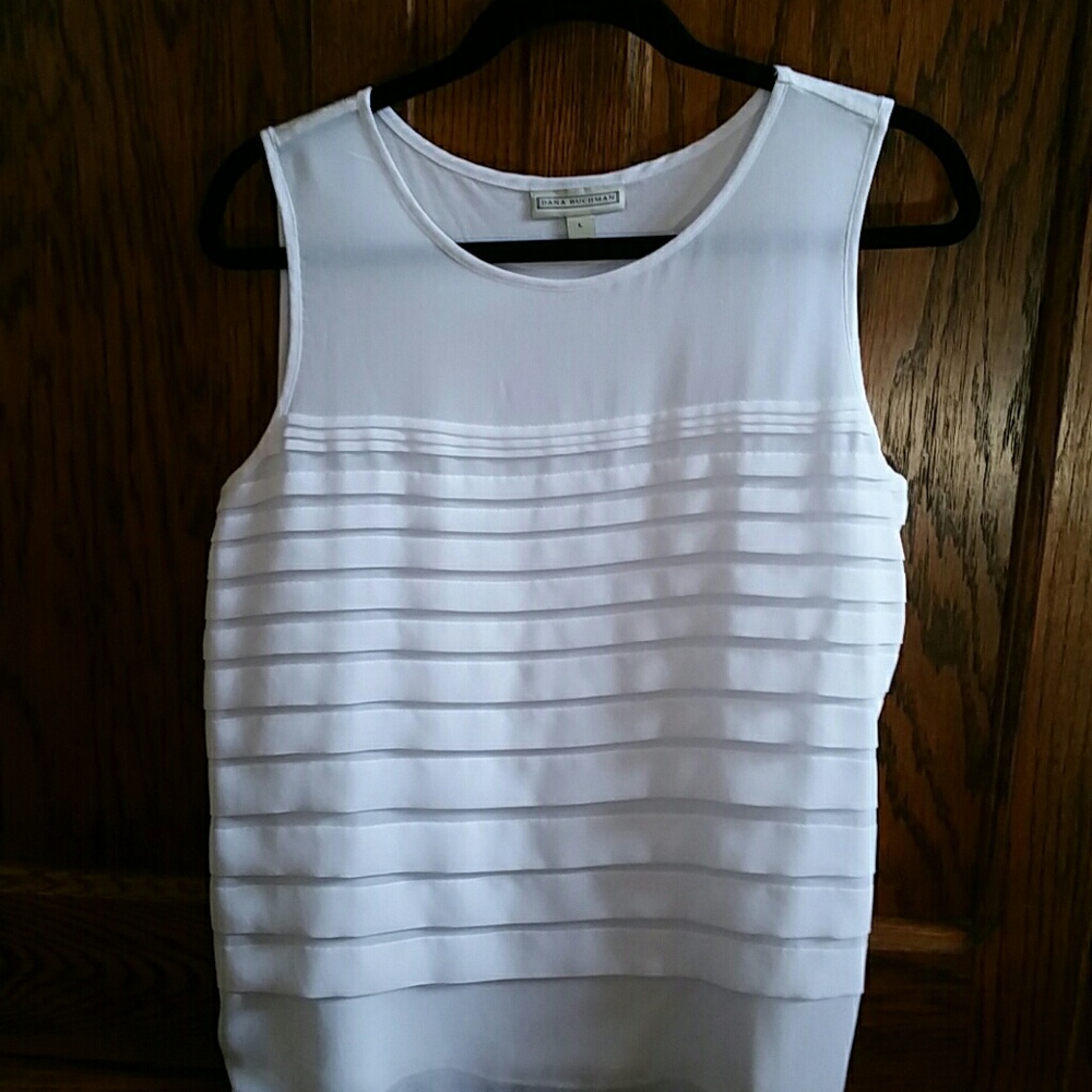 Dana Buchman sleeveless shirt/blouse