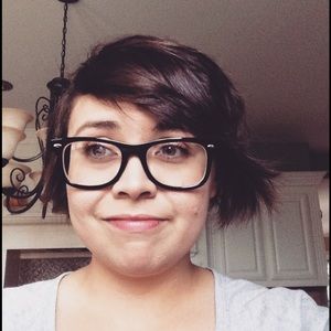 Meet your Posher, Vanessa