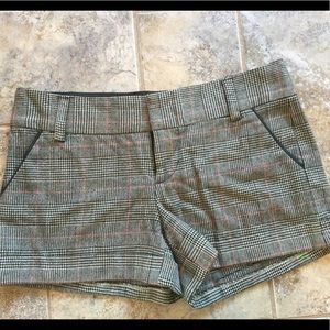 Alice & Olivia black and red houndstooth shorts