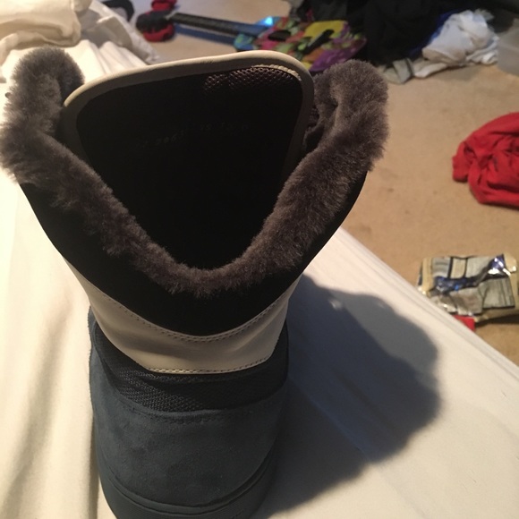 Authentic Ferragamo's fur inside - Picture 2 of 4