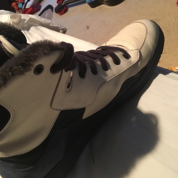 Authentic Ferragamo's fur inside - Picture 3 of 4