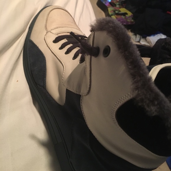 Authentic Ferragamo's fur inside - Picture 4 of 4