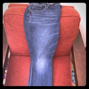 Old Navy Curvy bootcut jeans. Size 16.