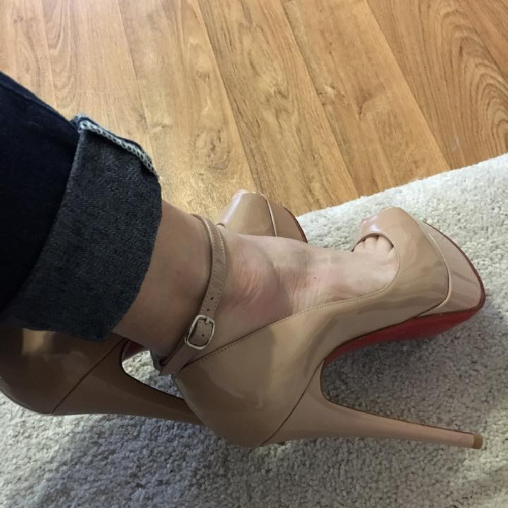 Louboutin Lady Peep Toe 36