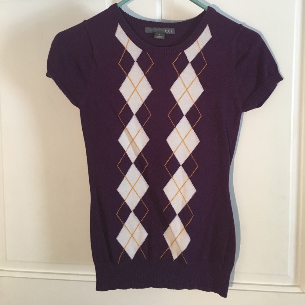 S purple and yellow argyle short sleeve sweater