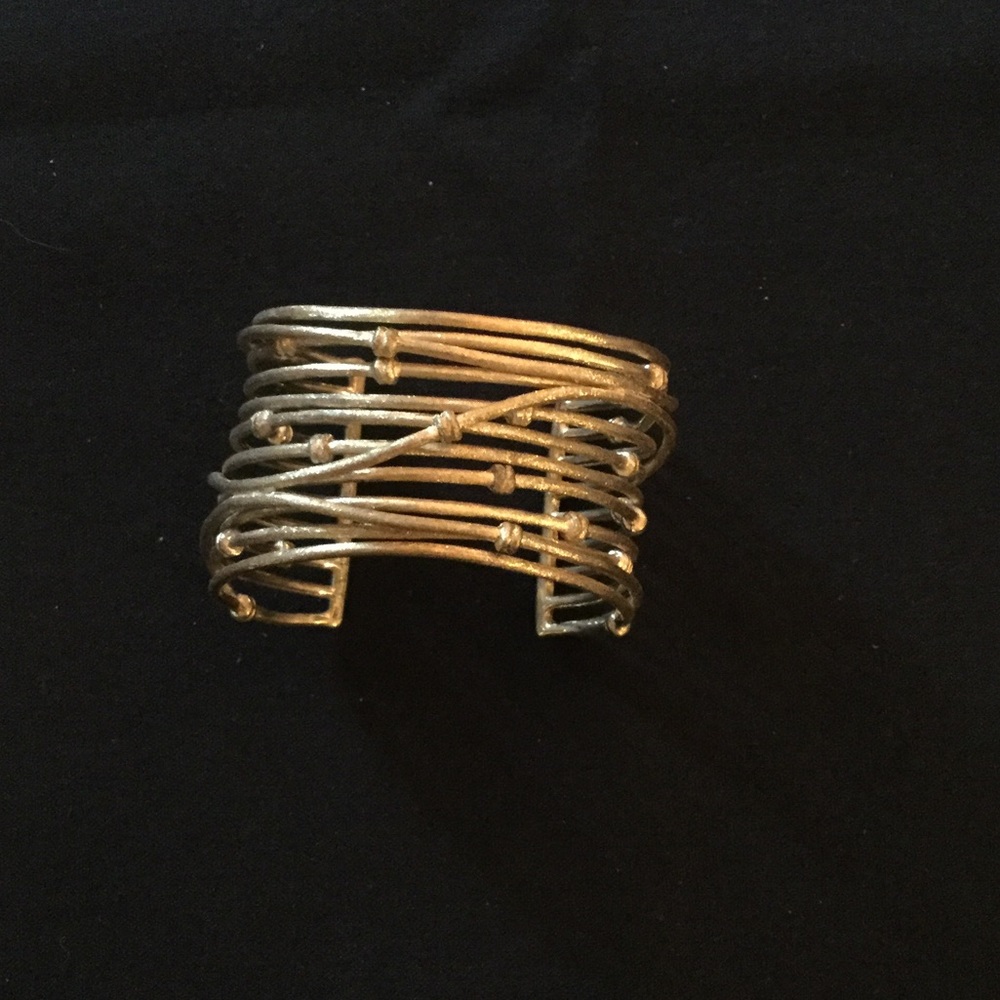Super cute gold cuff