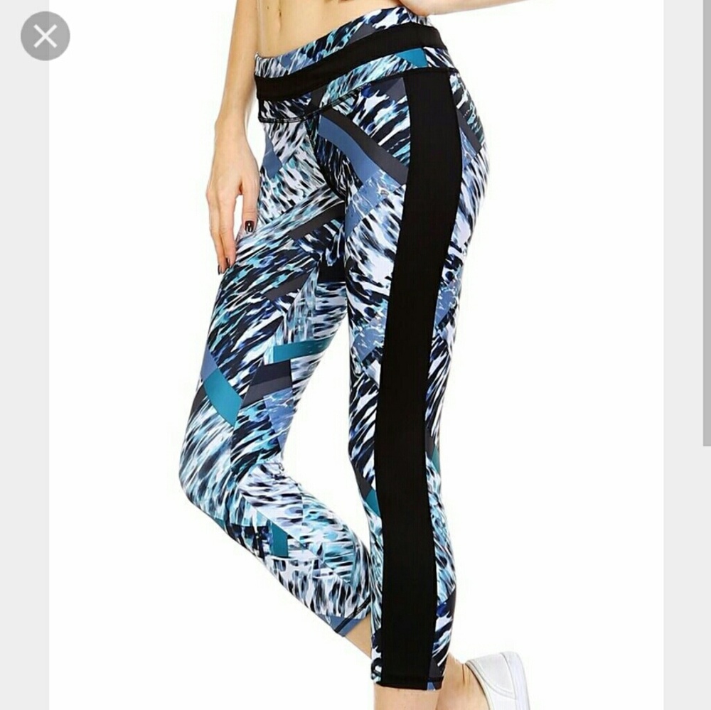 Mono B Capri Hot Yoga Workout Pilates Leggings
