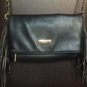 Reduced 🔥🔥🔥Almost new BCBG cross bag