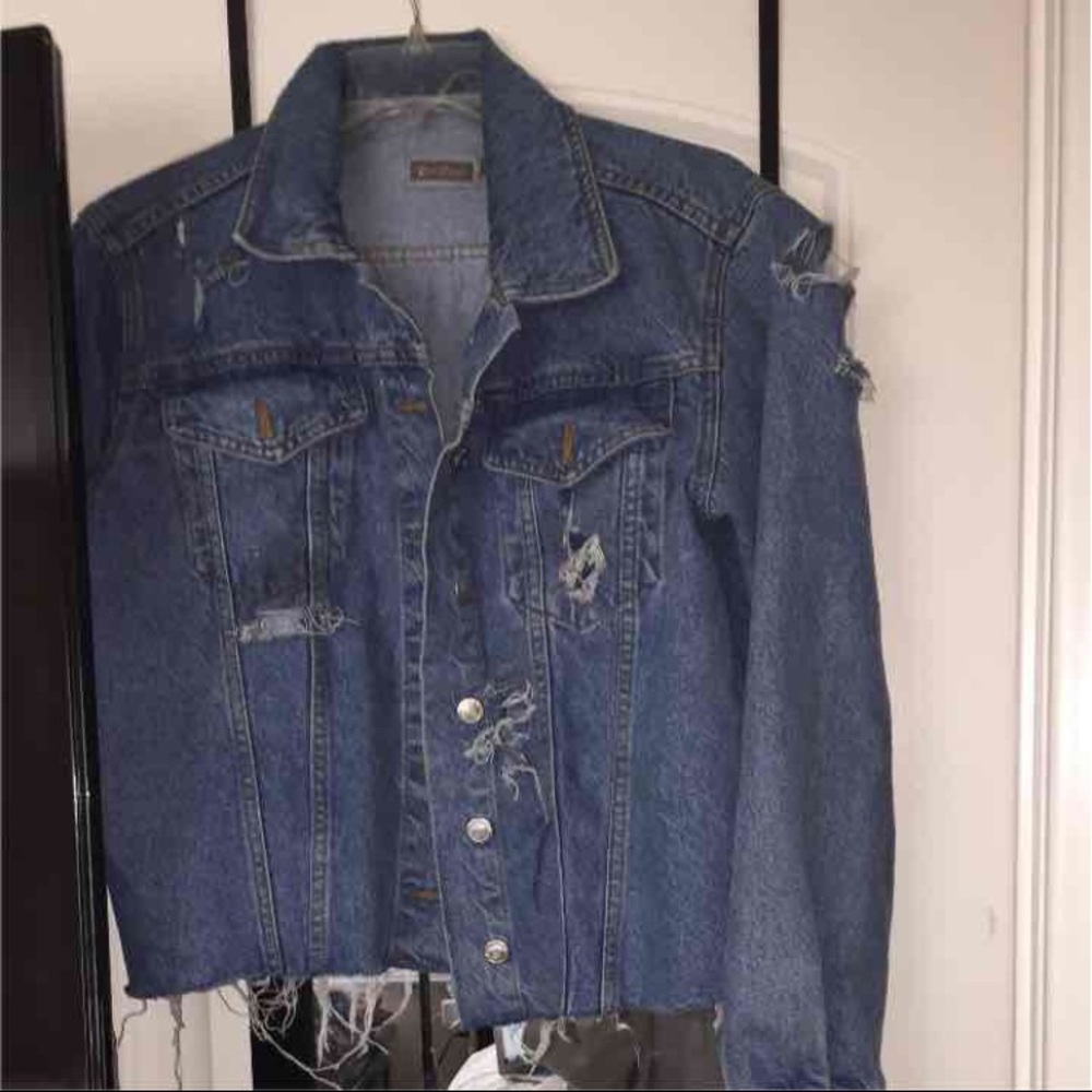 cropped distressed denim jacket