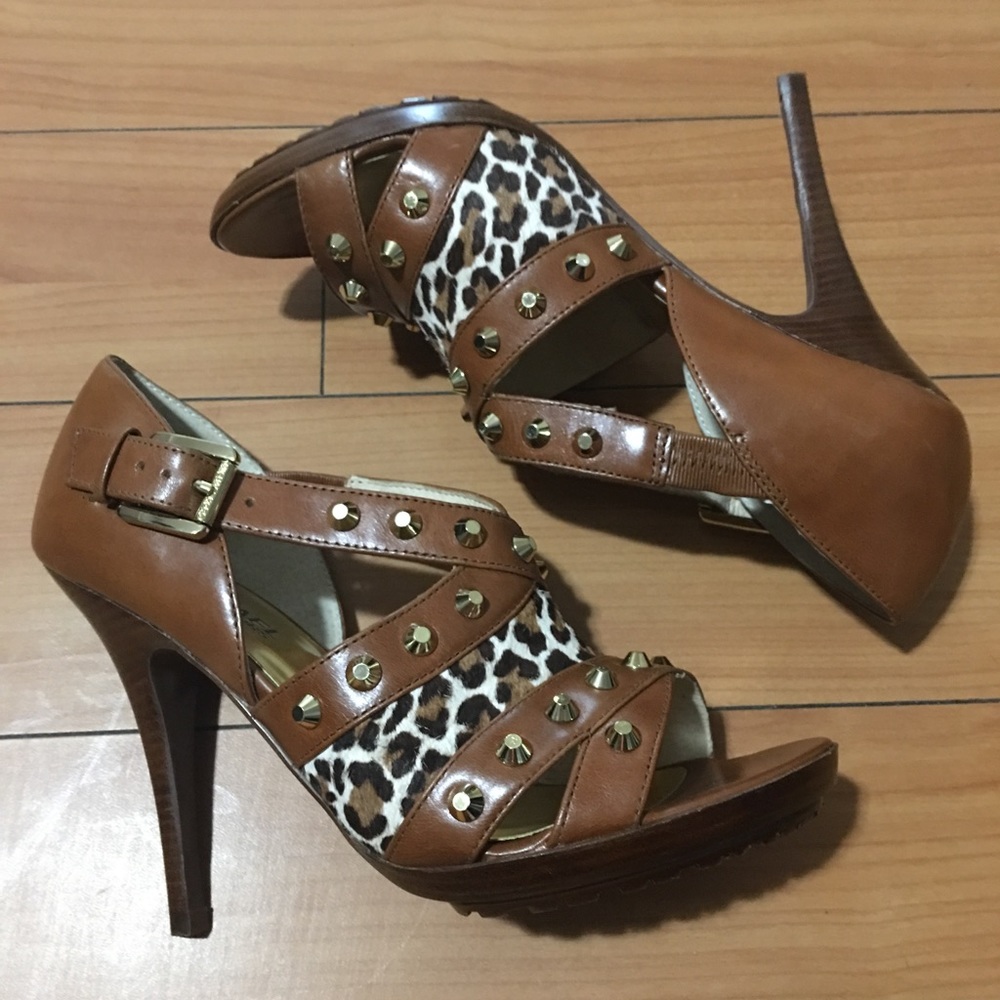 MK Studded leopard heels!