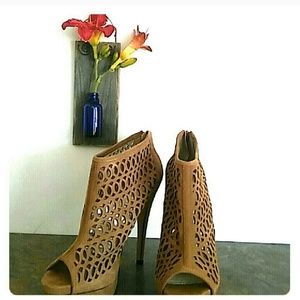 ALDO· Taupe Heels · sz 8.5