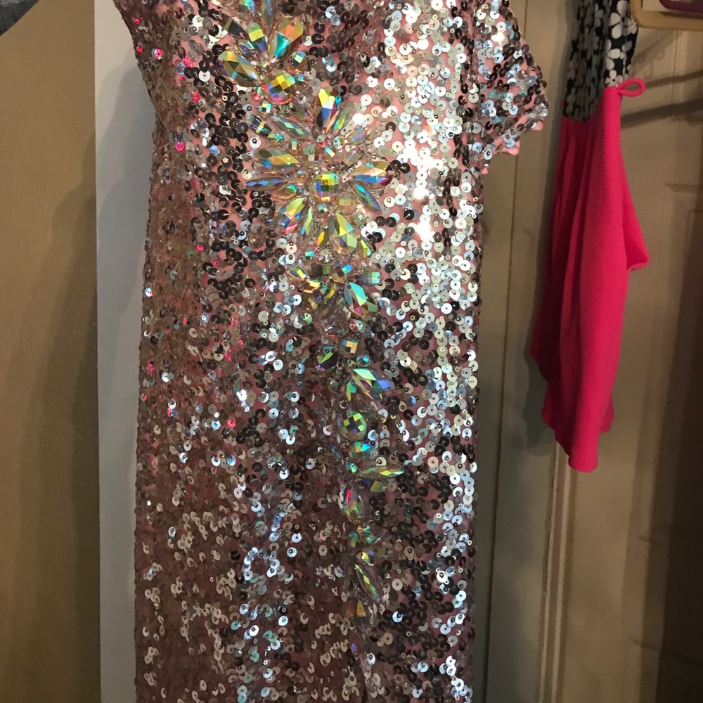 Size 6 formal dress with small corset in back! - Picture 2 of 2