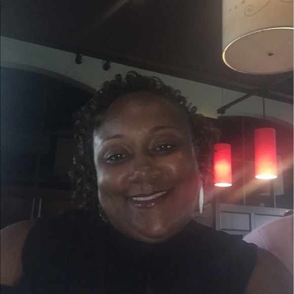 Meet your Posher, Monica - Picture 1 of 1