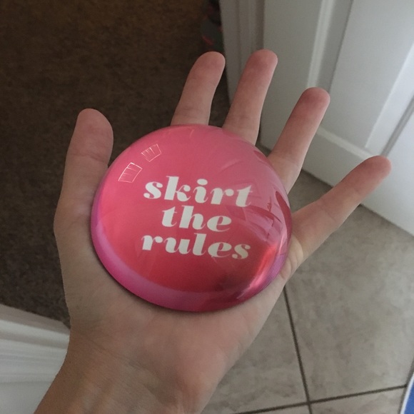 Kate Spade Paper Weight - Picture 4 of 4