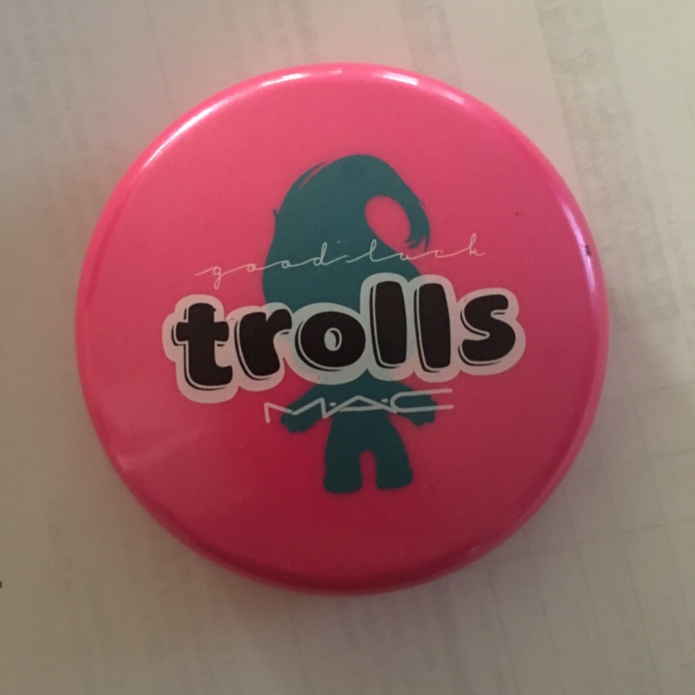 MAC Good Luck Trolls Highlighter