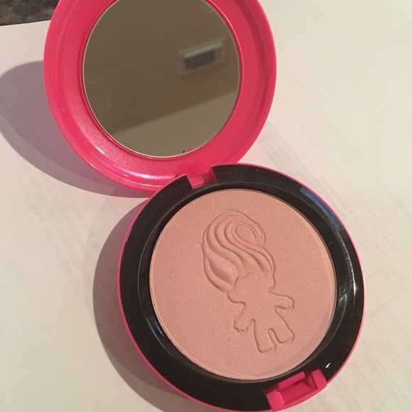 MAC Good Luck Trolls Highlighter - Picture 3 of 4