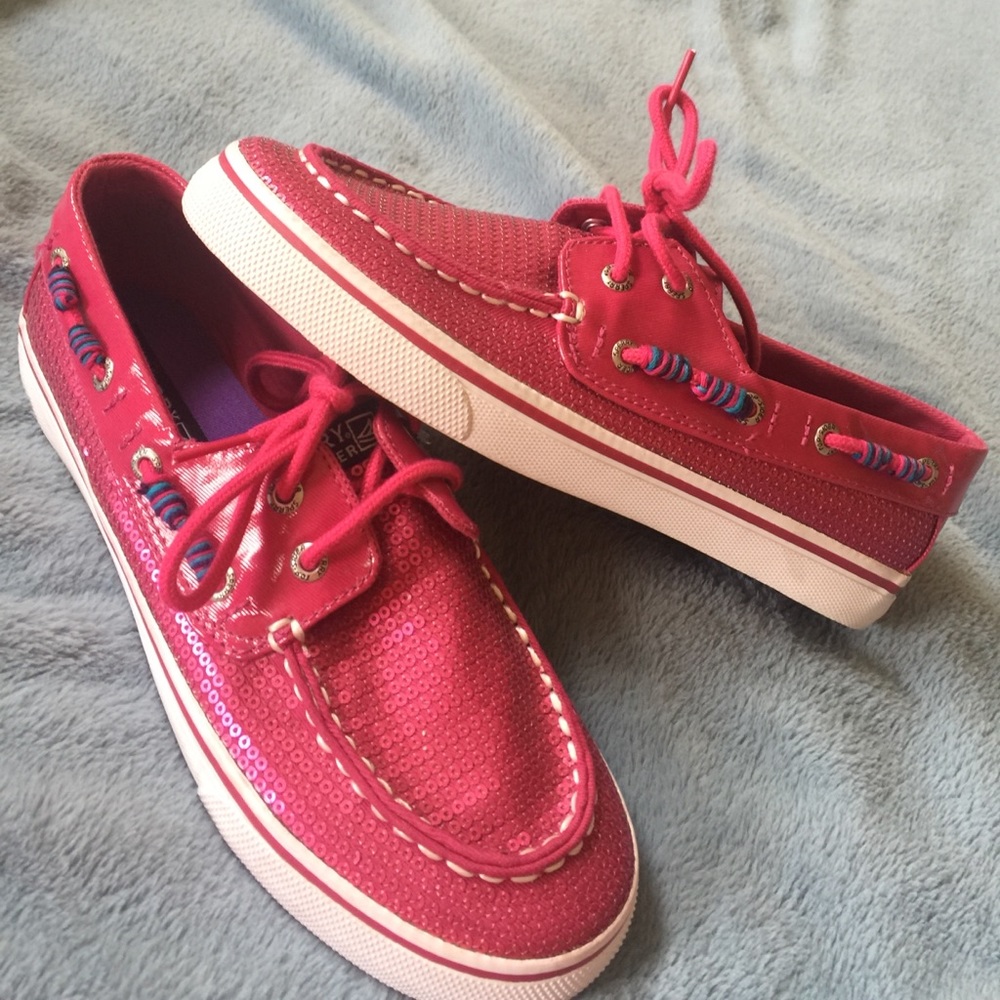BNWT. —Kid’s Sperry loafer boat shoes