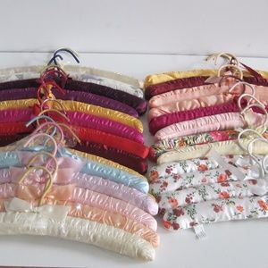 Clothes Hangers Padded Vintage set of 27 Clothes Hangers Padded Vintage set of 27