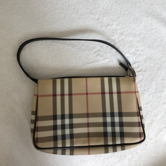 Burberry Handbags - Burberry nova check Pouchette