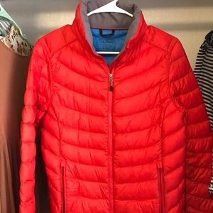 women's ll bean down jacket. size small. red