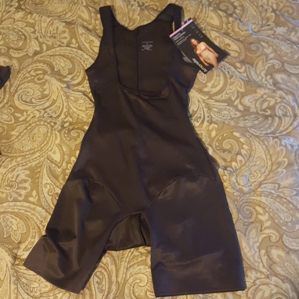 Ambrielle black body shaper