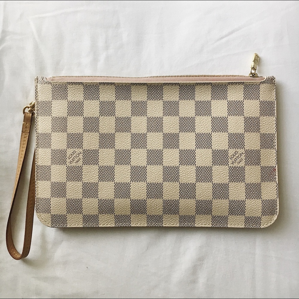 LOUIS VUITTON MM POCHETTE Damier Azur print
