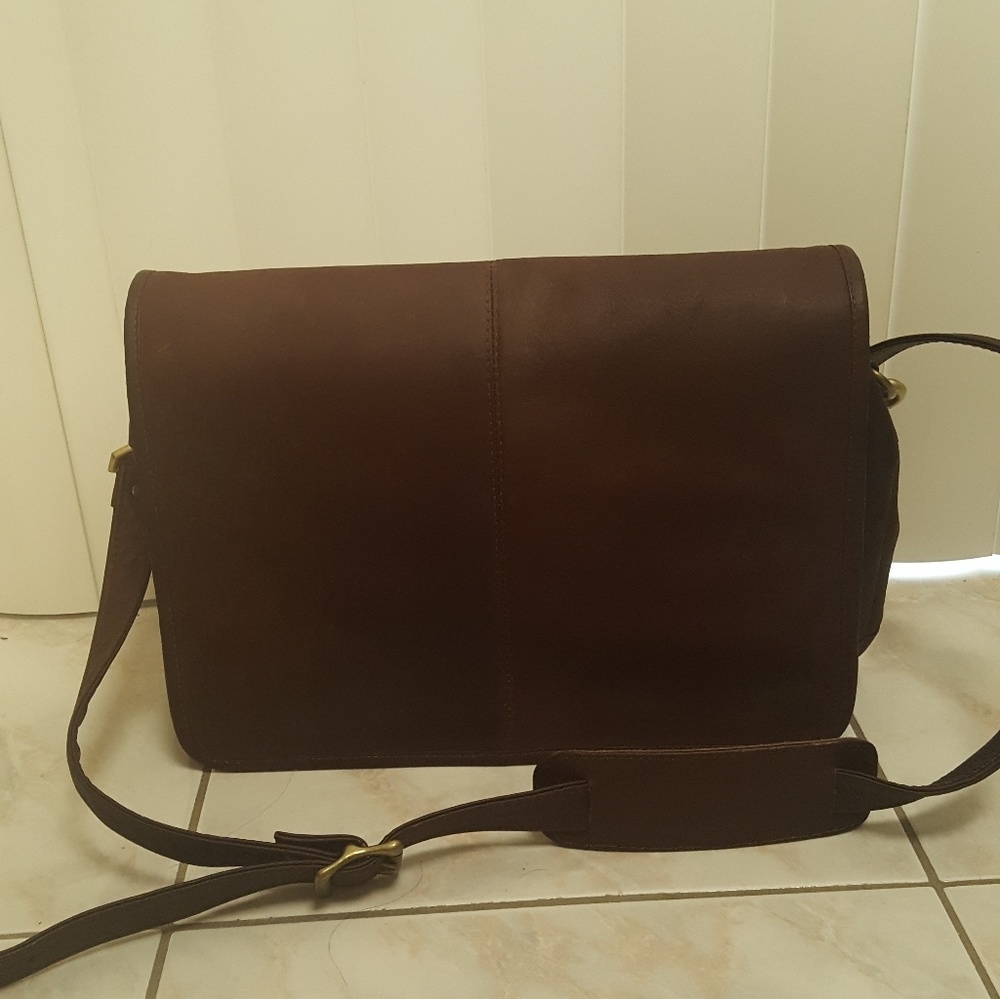 🚫 SOLD !!!  Columbia leather messenger bag