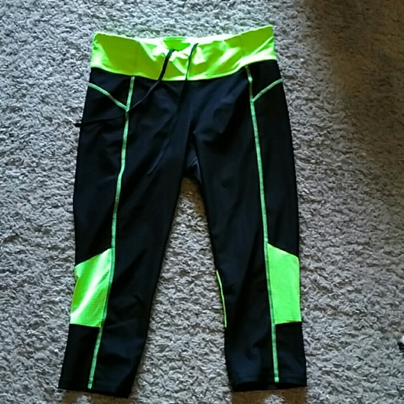 Workout capri - Picture 1 of 2