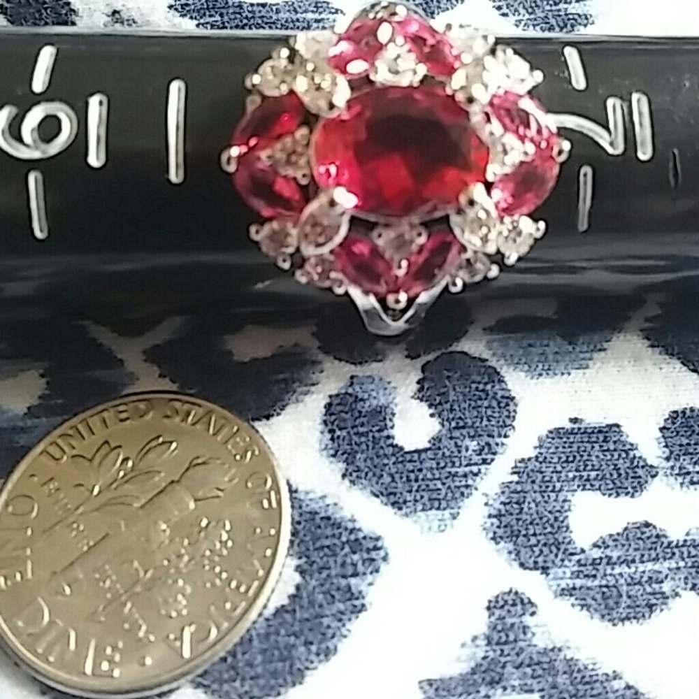 Size 8 White Gold Ruby Ring!!🌷