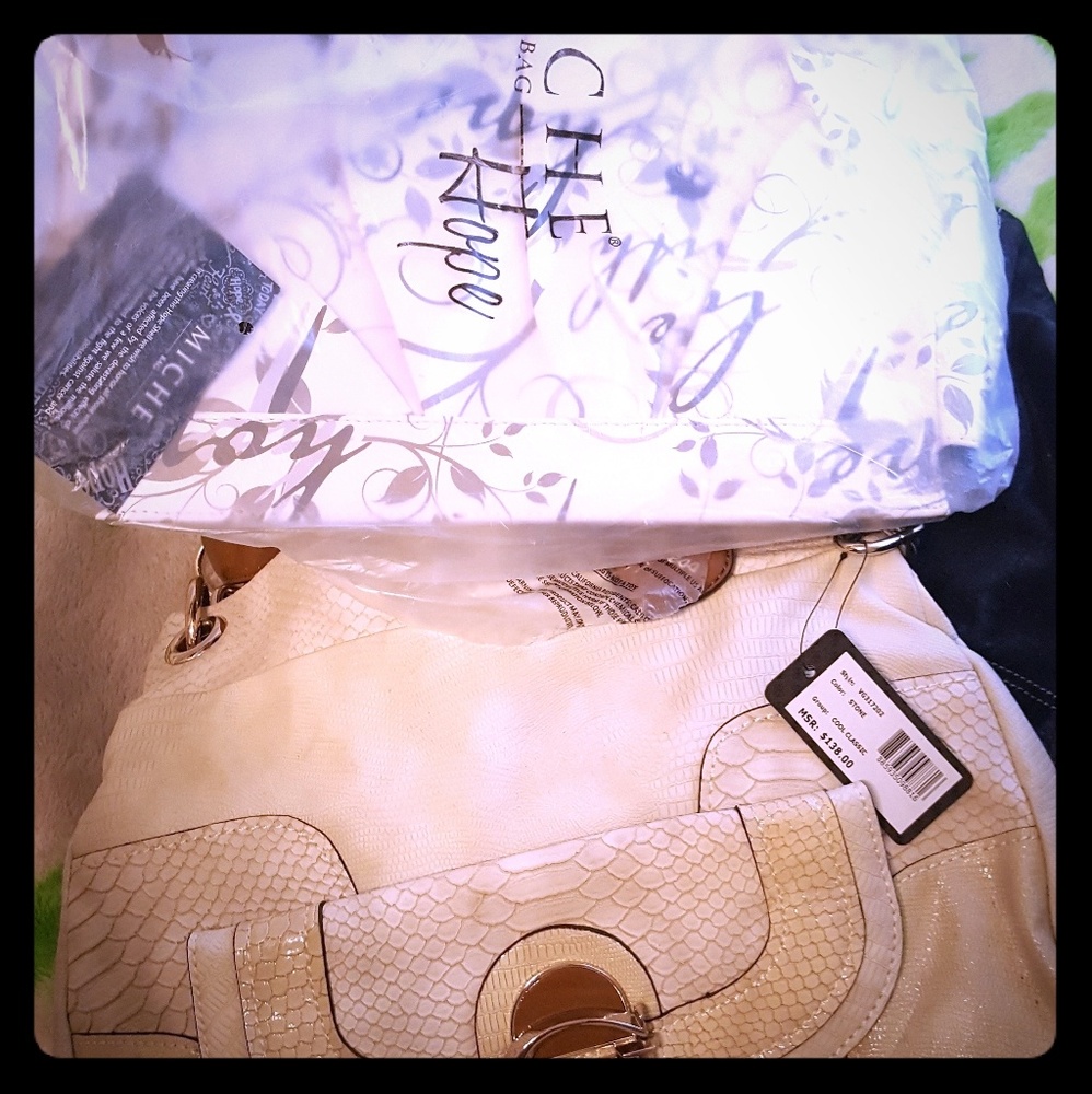 Miche purse and changing insert