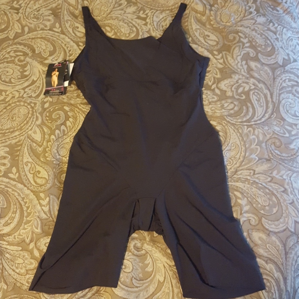 Maidenform black body shaper
