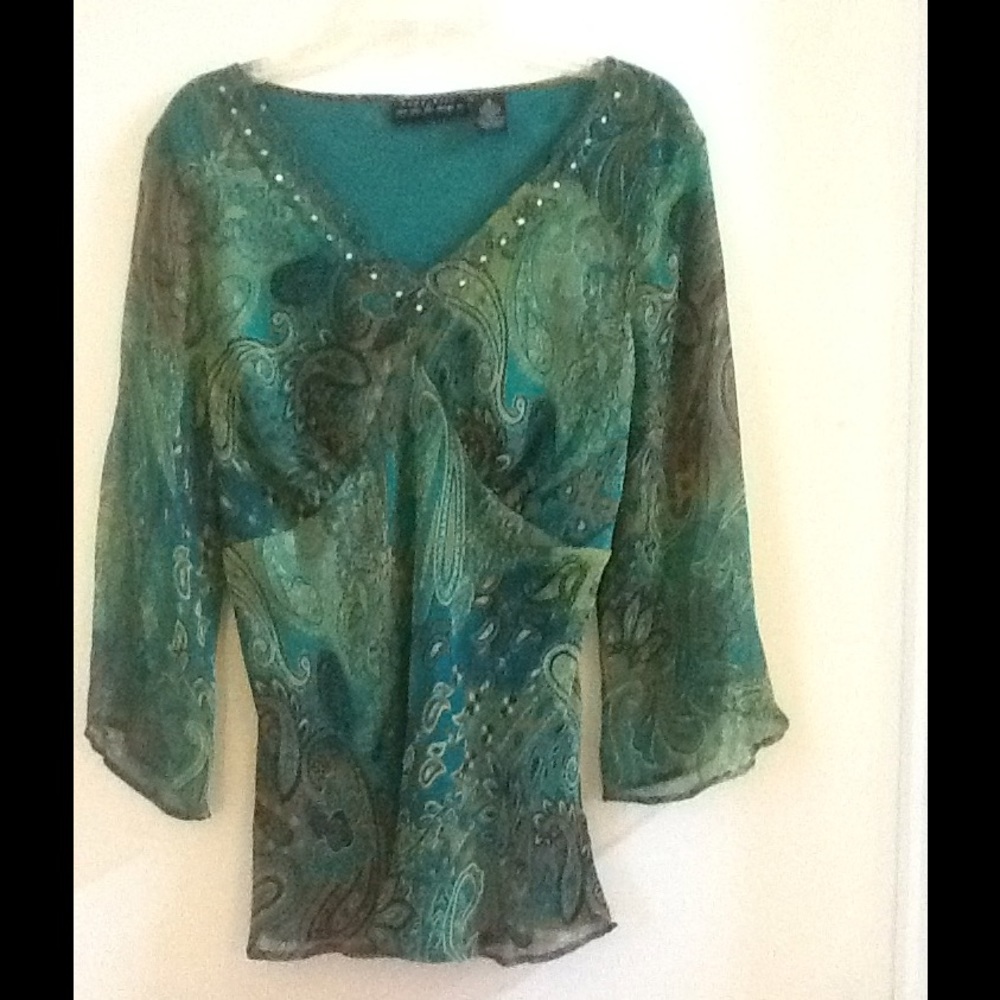 Green v-neck elbow-sleeved 100% silk blouse