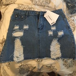 BRAND NEW boohoo ripped mini skirt