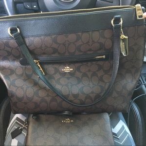 Coach purse with wristlet!