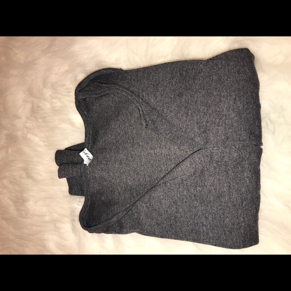 Grey long sleeve sweater