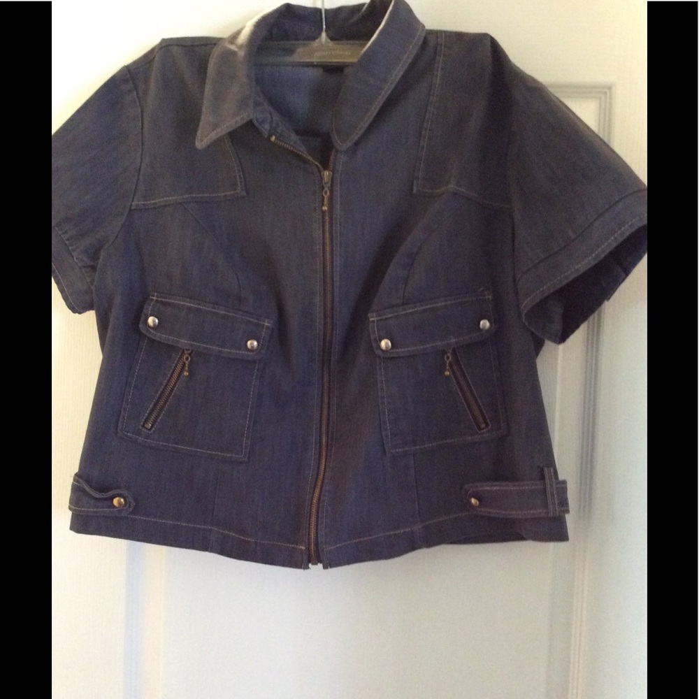 Short sleeve jean jacket