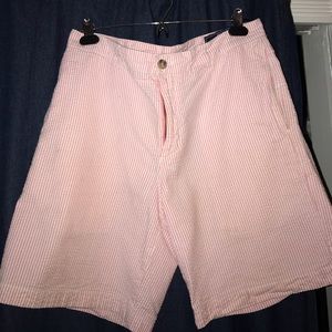 Vineyard vines sear sucker shorts size 32
