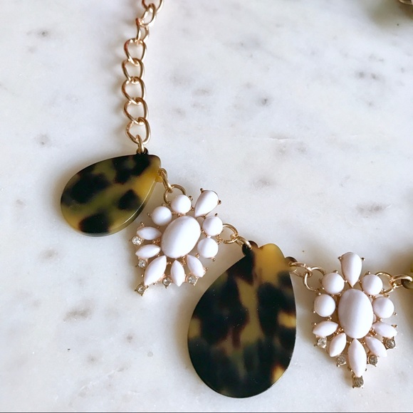 Tortoise & Enamel Statement Necklace - Picture 3 of 6