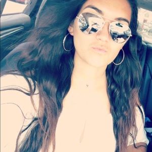 Meet your Posher, Danielle