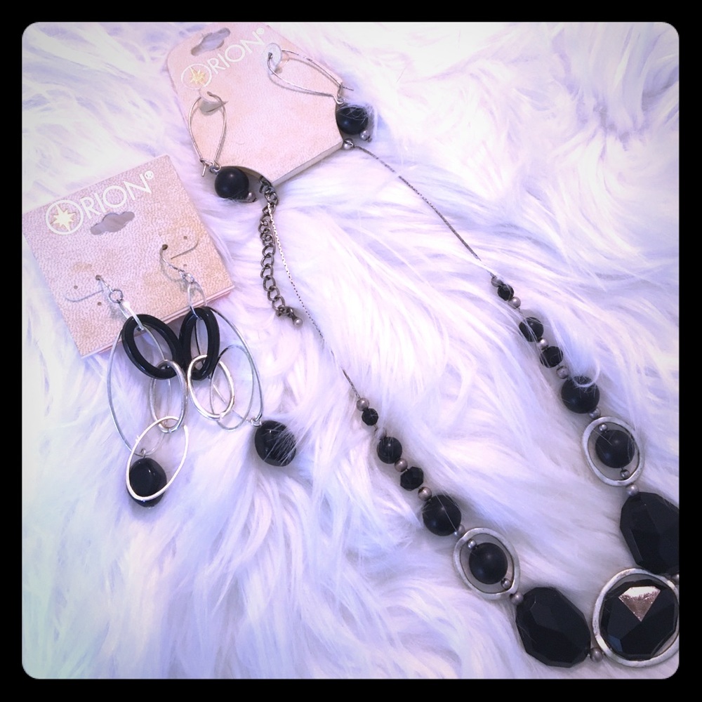 NWT Orion Silver Tone Necklace & 2/Earrings Set🖤